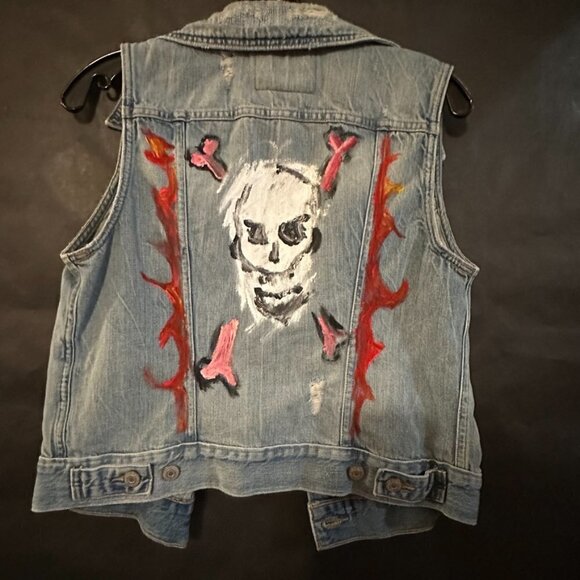 Levis denim Vest Size Medium Hand Painted Jeans Distressed Rock Art Skull Grunge - Picture 4 of 6